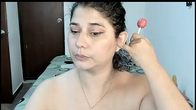 alinabozz1 online show from 07-11-26, 04:35