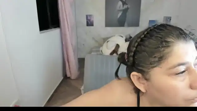 alinabozz1 online show from 04-23-26, 03:02