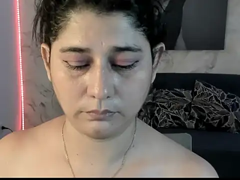 alinabozz1 online show from 06-14-26, 05:19