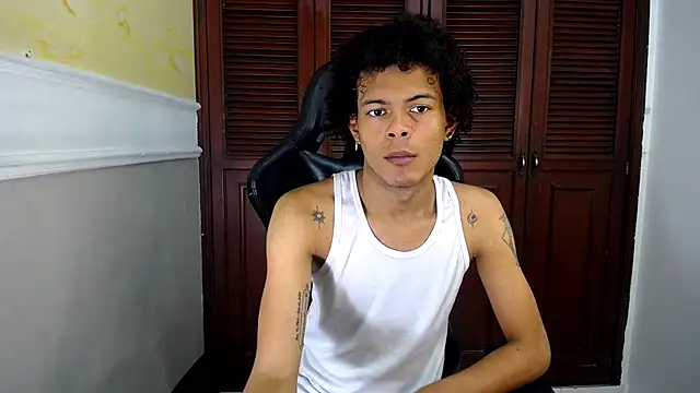 Snapshot of rose_Skinny_ chatting on 09-29-25, 06:35 rose Skinny  online show from 09-29-25, 06:35