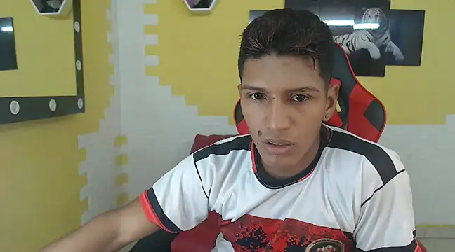 mau elixxx online show from 12-31-24, 07:18