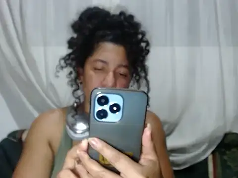 bellacrespalatina online show from 11-13-25, 05:00