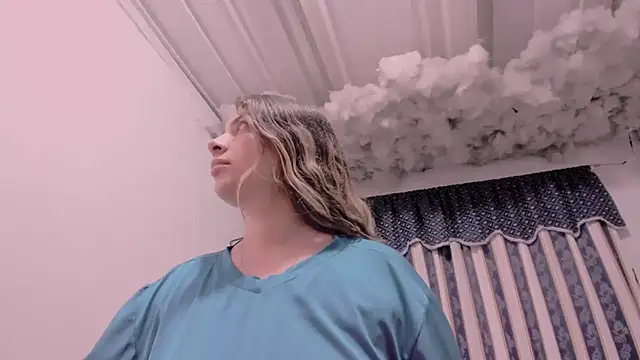 Snapshot of Lauu_G chatting on 11-29-25, 10:48 Lauu G online show from 11-29-25, 10:48