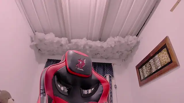 Snapshot of Lauu_G chatting on 09-28-25, 02:40 Lauu G online show from 09-28-25, 02:40