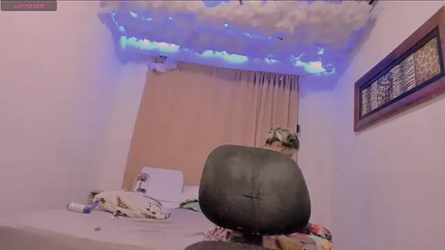 Snapshot of Lauu_G chatting on 01-10-25, 03:29 Lauu G online show from 01-10-25, 03:29