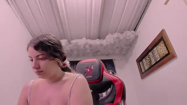 Snapshot of Lauu_G chatting on 09-29-25, 09:16 Lauu G online show from 09-29-25, 09:16