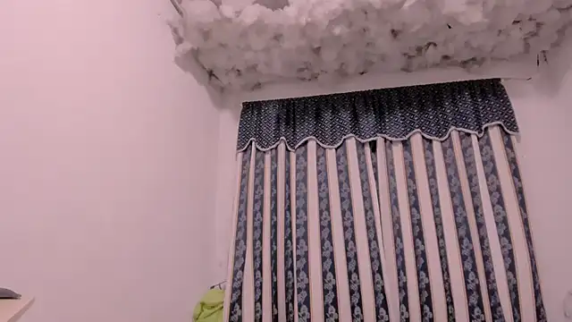 Snapshot of Lauu_G chatting on 11-26-25, 10:37 Lauu G online show from 11-26-25, 10:37