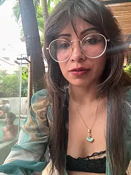 Snapshot of Jade_Zephyra chatting on 05-10-26, 10:44 Jade Zephyra online show from 05-10-26, 10:44