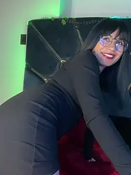 Snapshot of Jade_Zephyra chatting on 03-21-25, 12:18 Jade Zephyra online show from 03-21-25, 12:18