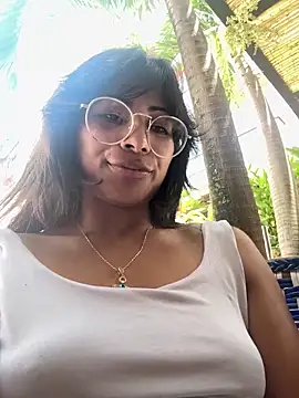 Snapshot of Jade_Zephyra chatting on 05-12-26, 06:47 Jade Zephyra online show from 05-12-26, 06:47