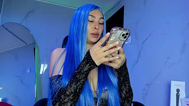 ChloeeTompson  online show from 10-08-25, 02:35
