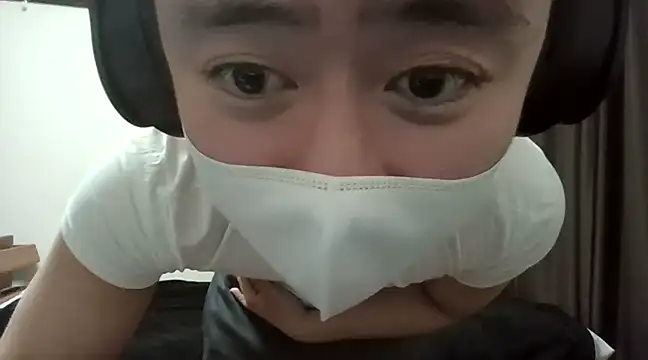 YU-KI00 online show from 03-18-25, 01:23