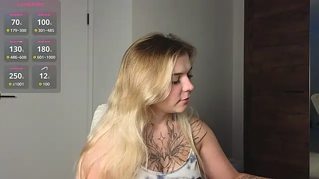 Snapshot of Kate_Legend chatting on 07-17-26, 04:21 Kate Legend online show from 07-17-26, 04:21