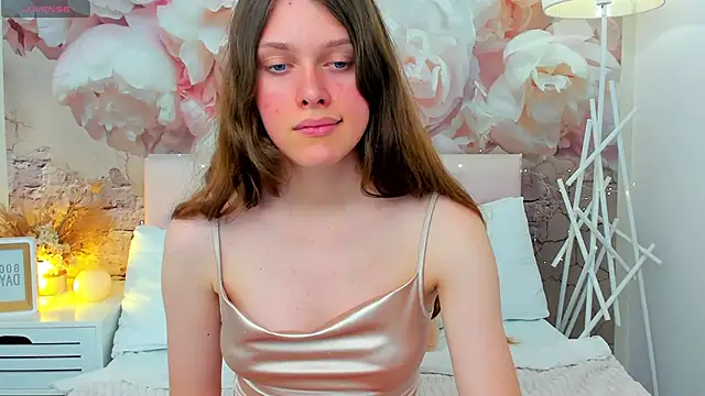 Snapshot of JaneBrowni chatting on 06-19-26, 12:33 JaneBrowni online show from 06-19-26, 12:33
