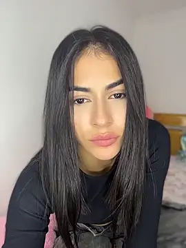 Snapshot of emilie_xx_ chatting on 04-29-26, 04:05 emilie xx online show from 04-29-26, 04:05