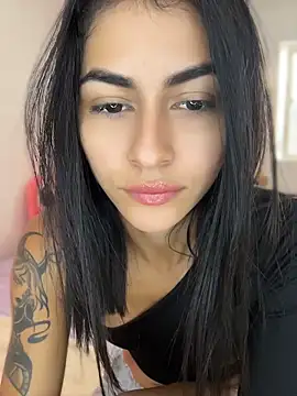 Snapshot of emilie_xx_ chatting on 04-26-26, 02:03 emilie xx online show from 04-26-26, 02:03