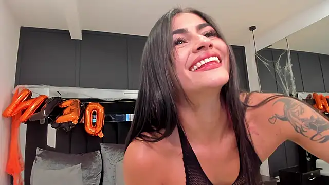 emilie xx  online show from 10-29-25, 10:09