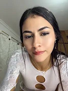 emilie xx  online show from 05-30-26, 04:41