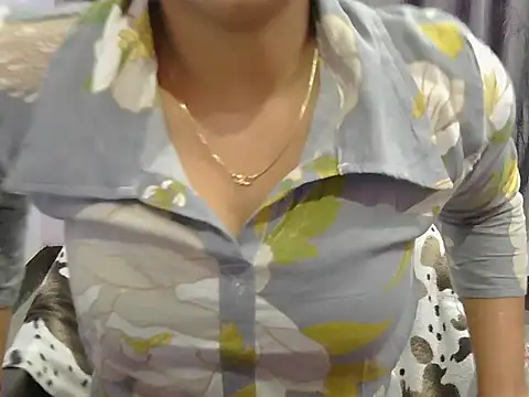 Snapshot of cutie-taara chatting on 03-03-25, 12:39 cutie-taara online show from 03-03-25, 12:39