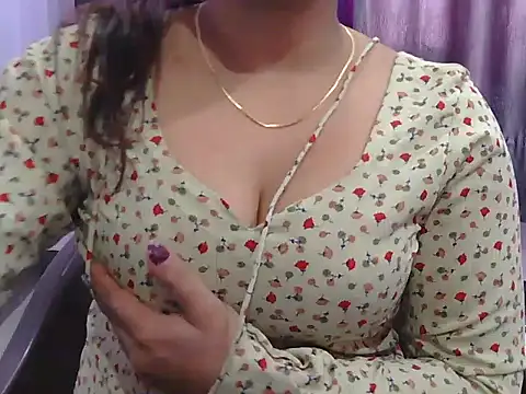 Snapshot of cutie-taara chatting on 02-15-25, 05:41 cutie-taara online show from 02-15-25, 05:41