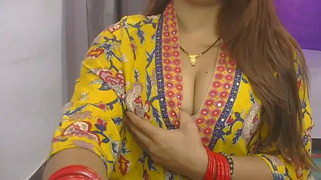 Snapshot of cutie-taara chatting on 10-14-25, 04:24 cutie-taara online show from 10-14-25, 04:24