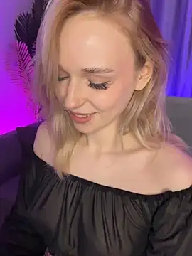 Snapshot of Eva_Millss chatting on 01-17-25, 07:27 Eva Millss online show from 01-17-25, 07:27