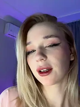 Snapshot of Eva_Millss chatting on 02-09-25, 01:46 Eva Millss online show from 02-09-25, 01:46