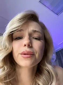 Snapshot of Eva_Millss chatting on 03-02-25, 01:09 Eva Millss online show from 03-02-25, 01:09