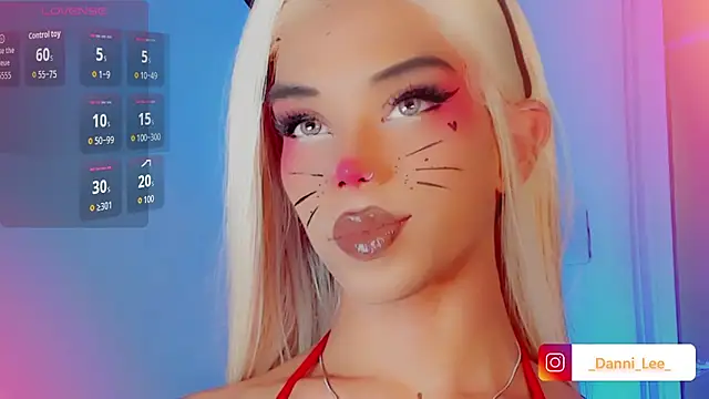 DanniLee  online show from 10-31-25, 10:16