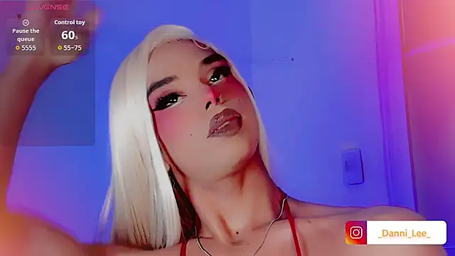 DanniLee  online show from 11-24-25, 10:10