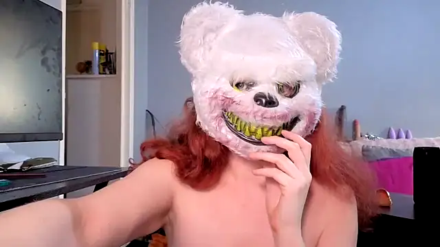 ENGLISHEMILY 69 online show from 11-13-25, 11:36