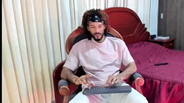 KarlMarley1 online show from 12-23-25, 06:02