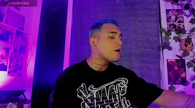 Snapshot of christianwang chatting on 01-12-25, 12:28 christianwang online show from 01-12-25, 12:28