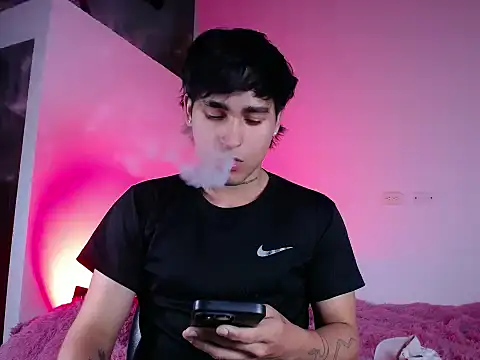 Snapshot of christianwang chatting on 10-13-25, 01:18 christianwang online show from 10-13-25, 01:18