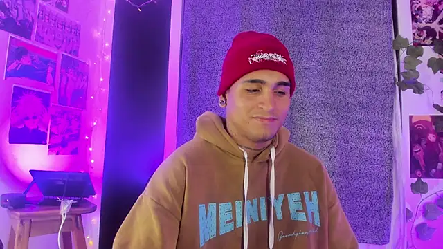 Snapshot of christianwang chatting on 01-11-25, 02:41 christianwang online show from 01-11-25, 02:41