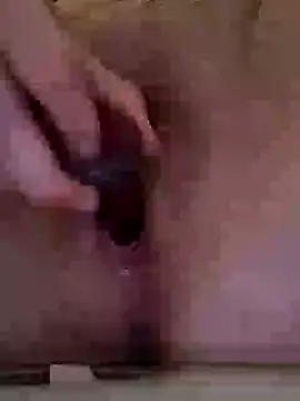 Snapshot of Ginger1123 chatting on 12-17-24, 01:05 Ginger1123 online show from 12-17-24, 01:05