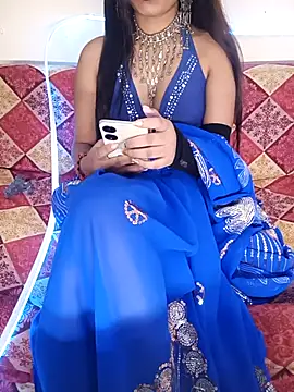 Snapshot of Hot__Mirchi chatting on 10-18-25, 08:49 Hot Mirchi online show from 10-18-25, 08:49