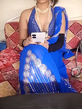 Snapshot of Hot__Mirchi chatting on 11-06-25, 06:39 Hot Mirchi online show from 11-06-25, 06:39