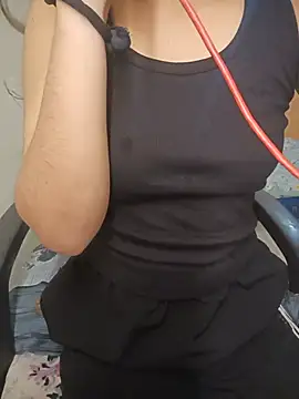 Snapshot of Hot__Mirchi chatting on 06-19-26, 03:18 Hot Mirchi online show from 06-19-26, 03:18