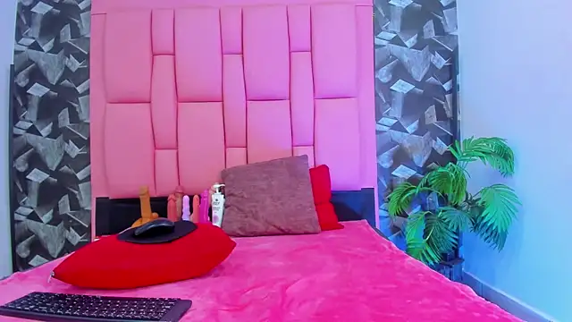 Brithanyslim online show from 01-13-26, 07:40