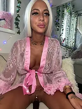 Snapshot of mrs_skinny_goddess chatting on 06-26-26, 05:41 mrs skinny goddess online show from 06-26-26, 05:41