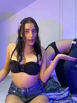 EmySofia online show from 10-21-25, 02:33
