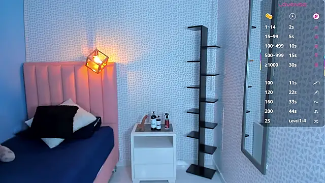 DENISERICHARD2 online show from 10-24-25, 03:05