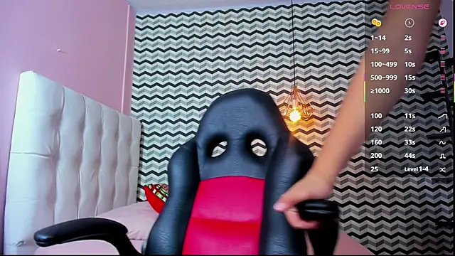 DENISERICHARD2 online show from 11-21-25, 12:48