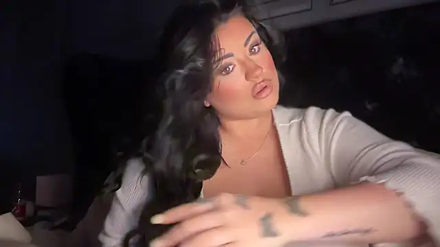 Snapshot of curvybabesx1 chatting on 10-07-25, 04:30 curvybabesx1 online show from 10-07-25, 04:30