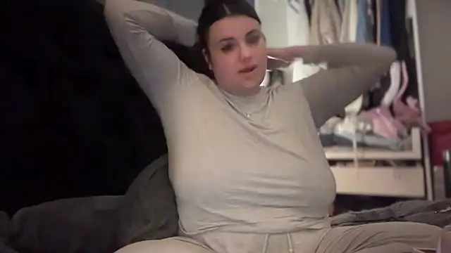 Snapshot of curvybabesx1 chatting on 10-12-25, 02:51 curvybabesx1 online show from 10-12-25, 02:51