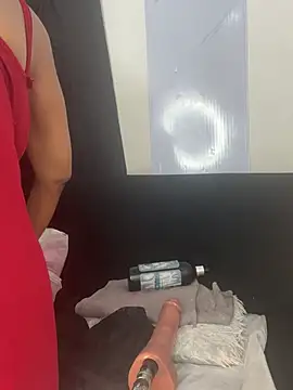 chiquimaturesexy online show from 03-25-26, 09:35