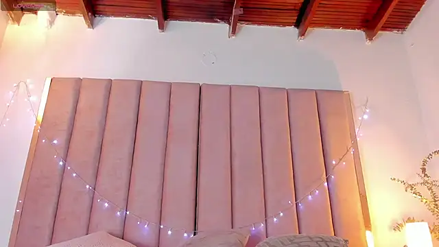 VICTORIA RASH online show from 01-17-25, 09:39