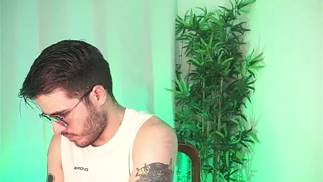 Tony Wylie online show from 04-10-26, 03:19