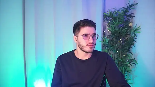 Tony Wylie online show from 03-25-26, 03:28